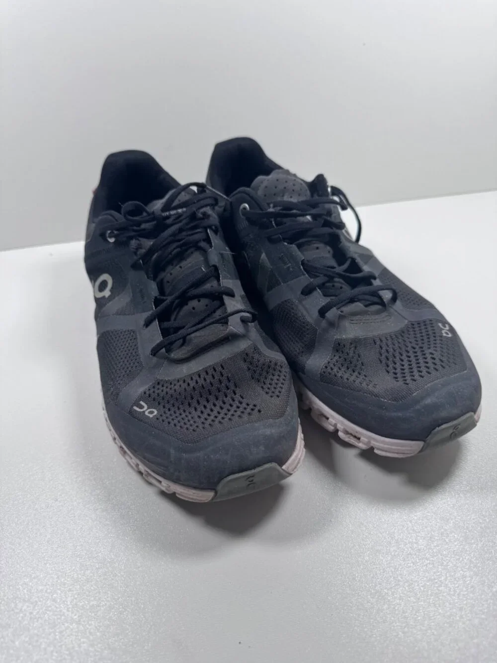On Cloudflow Mens Running Shoes 9 42.5 Black Grey CloudTec Swiss Engineering